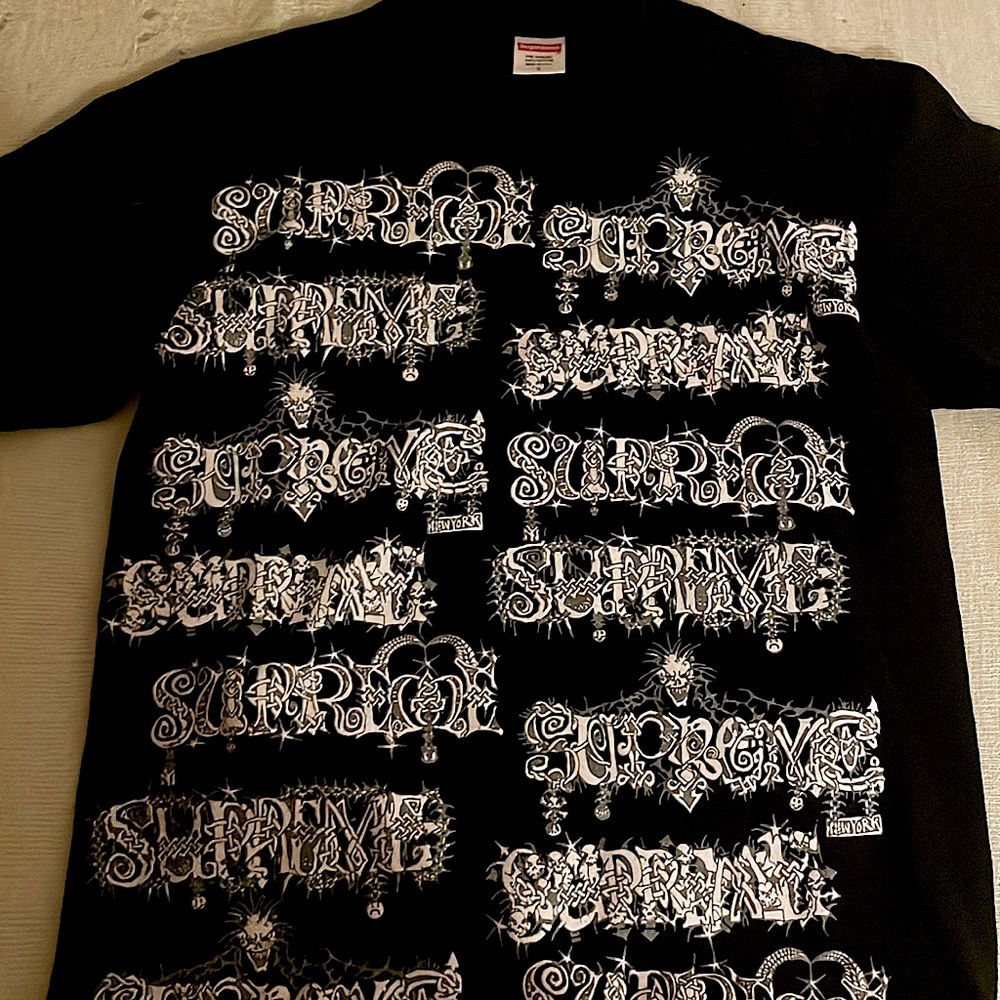 2022 Supreme wombat tee